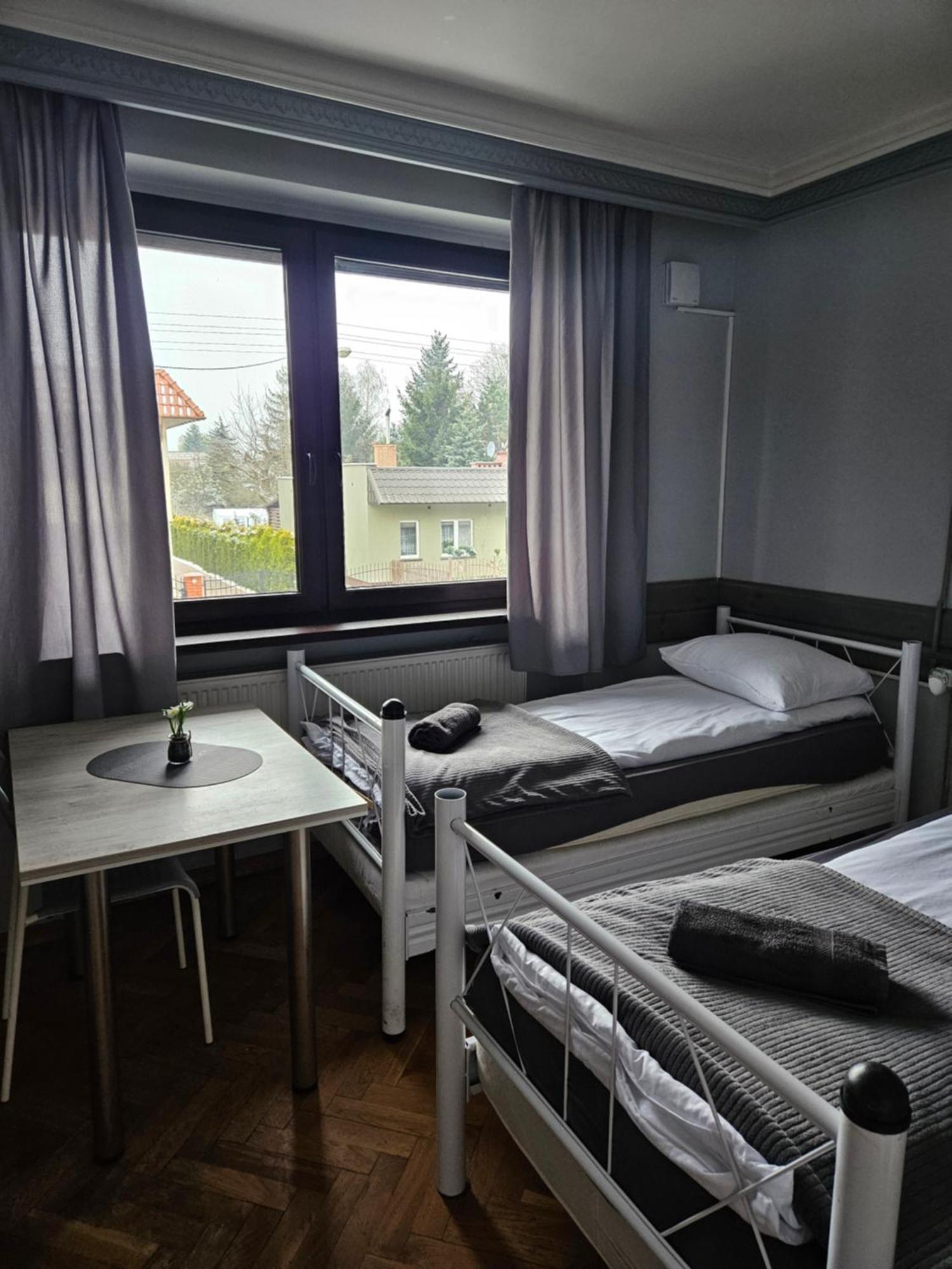 Pokoje Pracownicze Кімнати Для Працівників,Гуртожиток Swarzedz Exterior photo