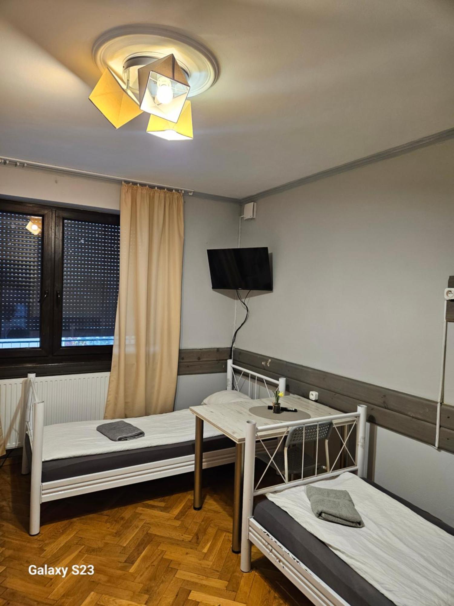Pokoje Pracownicze Кімнати Для Працівників,Гуртожиток Swarzedz Exterior photo